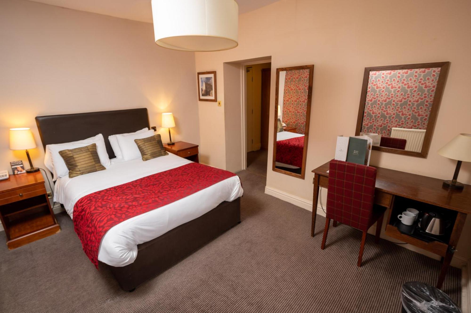 Cross Hands Hotel By Greene King Inns Old Sodbury 外观 照片
